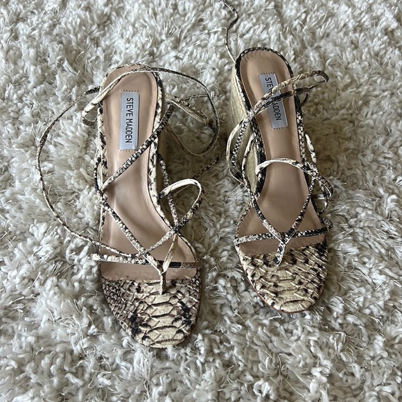Steve Madden lace up wedges - Picture 1 of 2